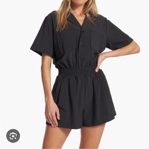 Vuori women’s villa black romper size small